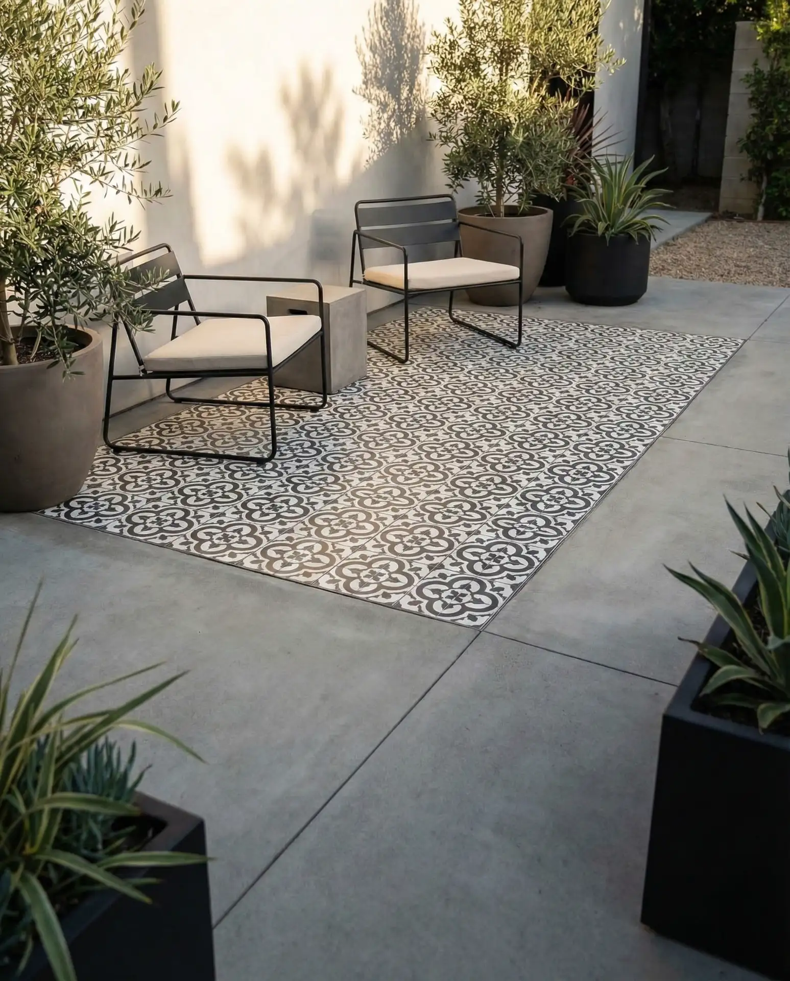 Black and White Patterned Tile Inlay 2