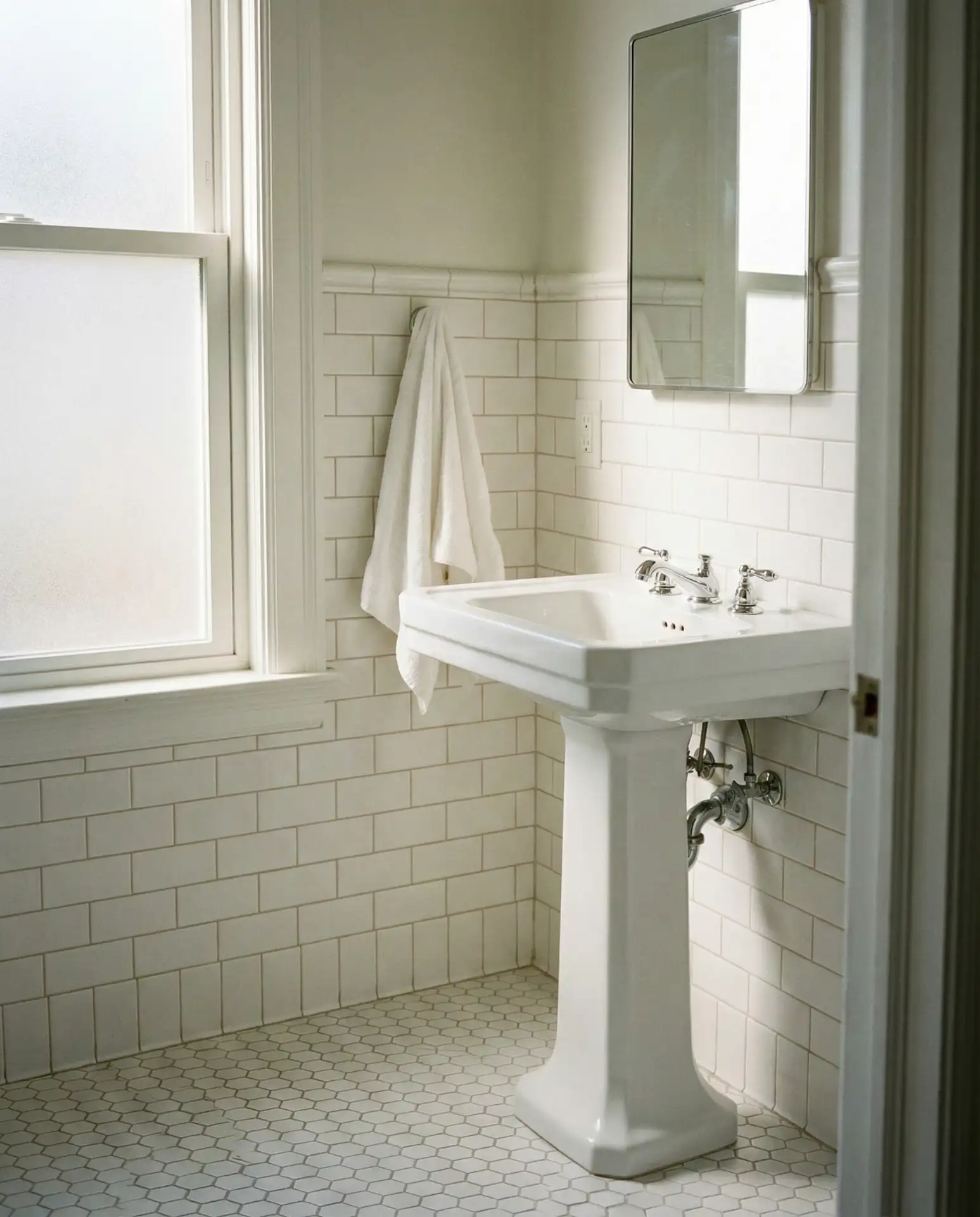 Classic Hexagon Tile in Small Bathrooms 1