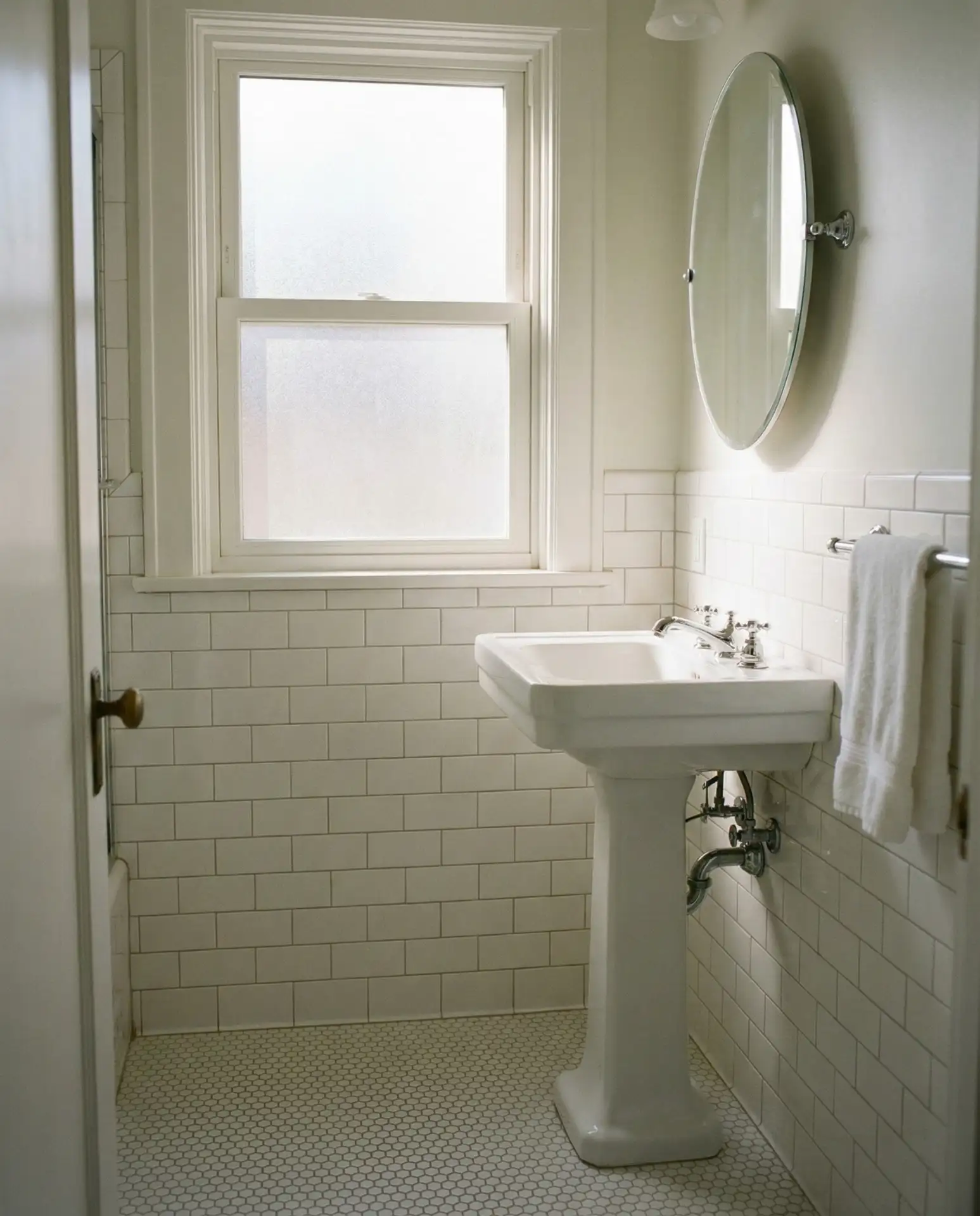 Classic Hexagon Tile in Small Bathrooms 2