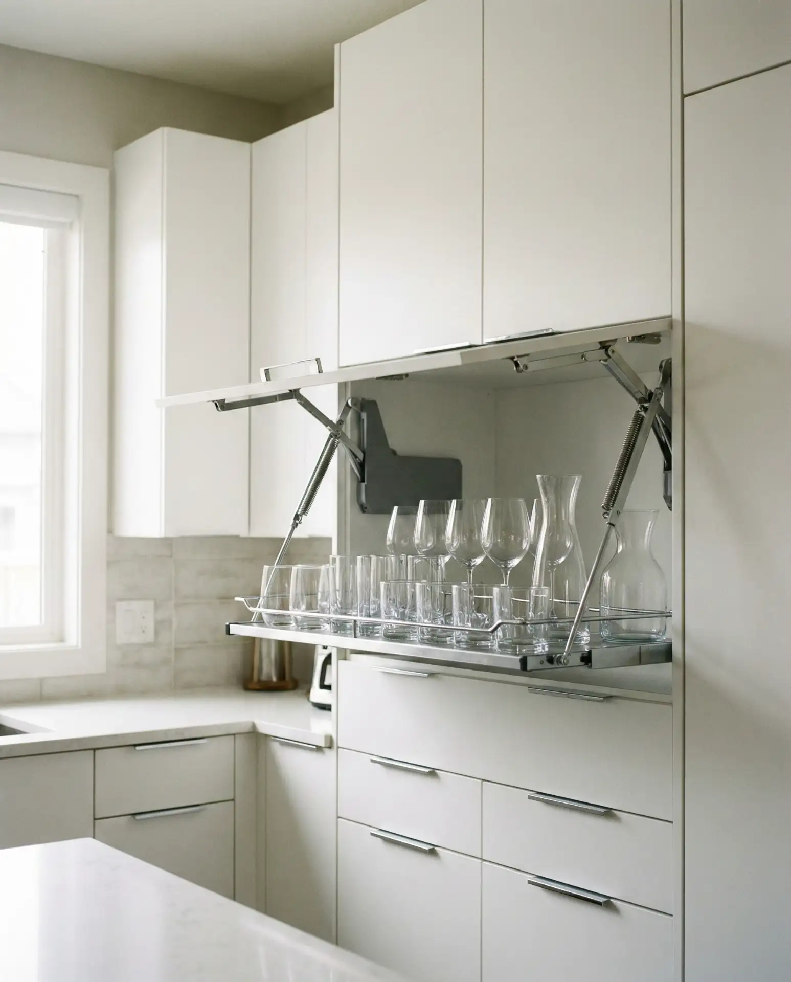 Drawer Peg Systems for Dishes 1