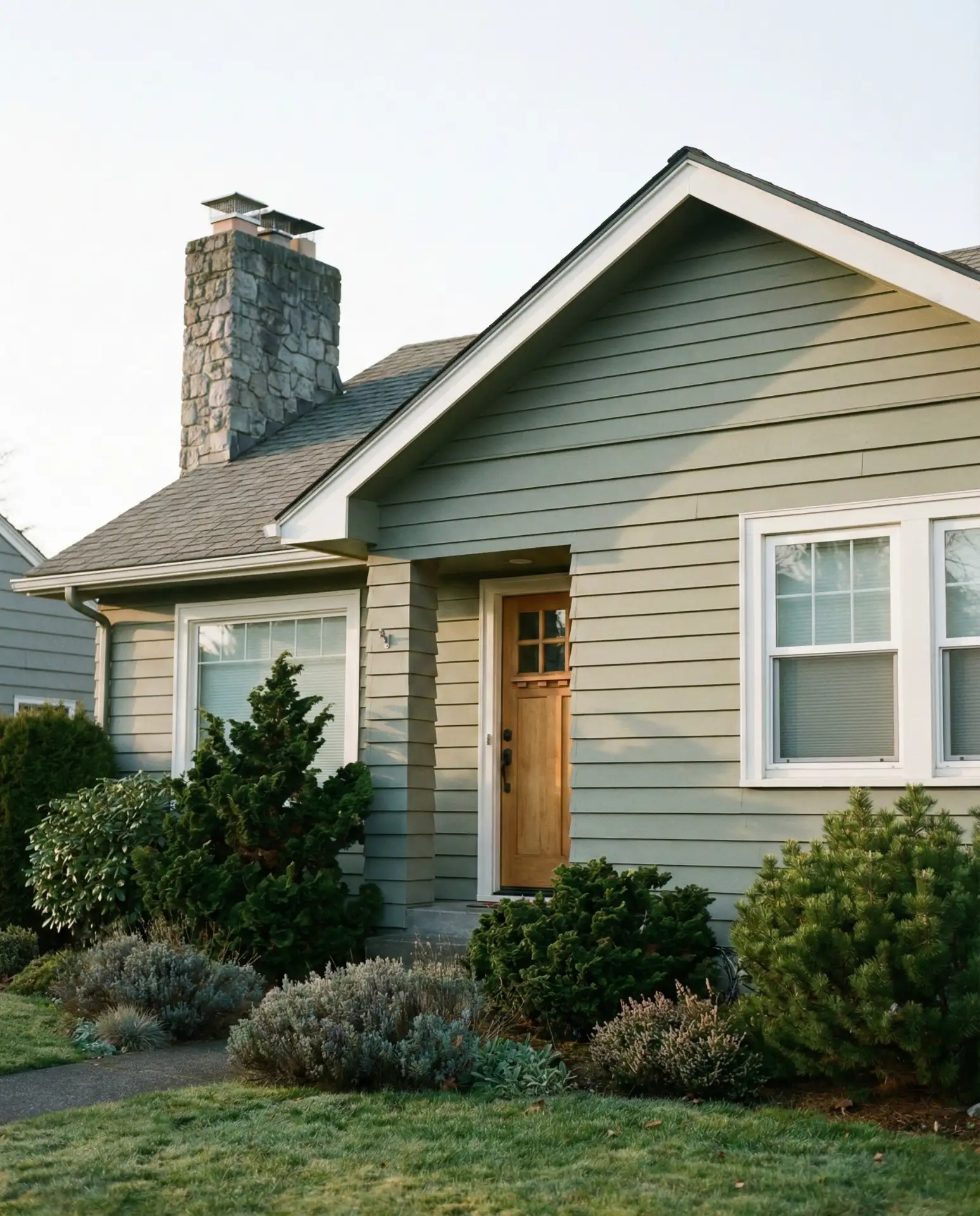 Green Exterior as a Grounding Neutral