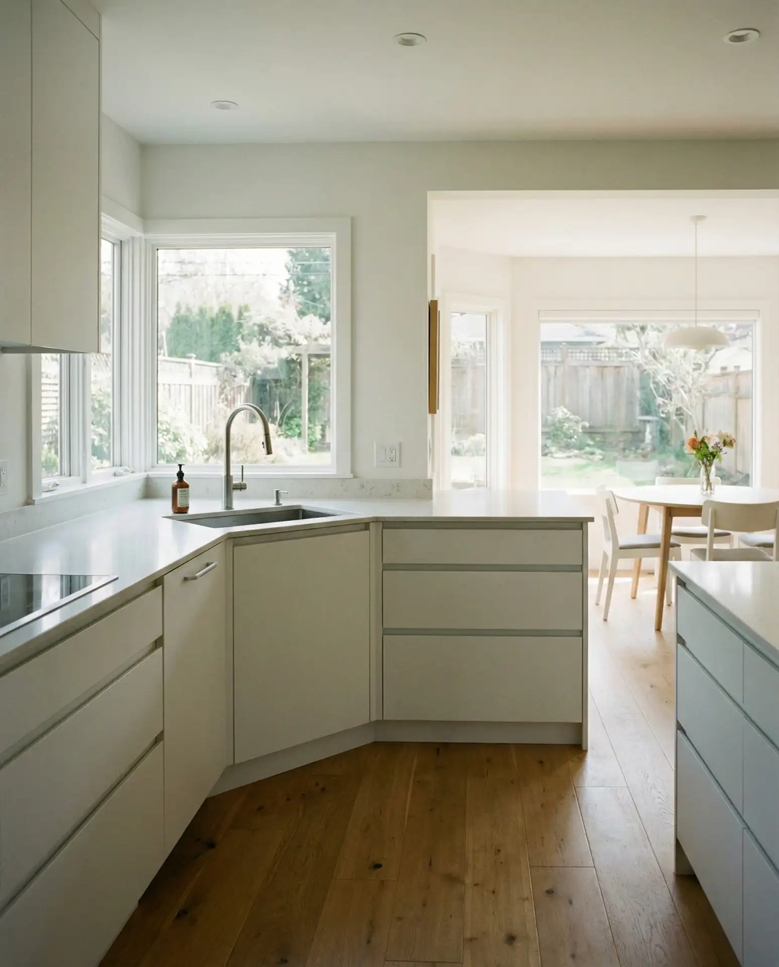 L-Shaped Layout with Corner Sink 2