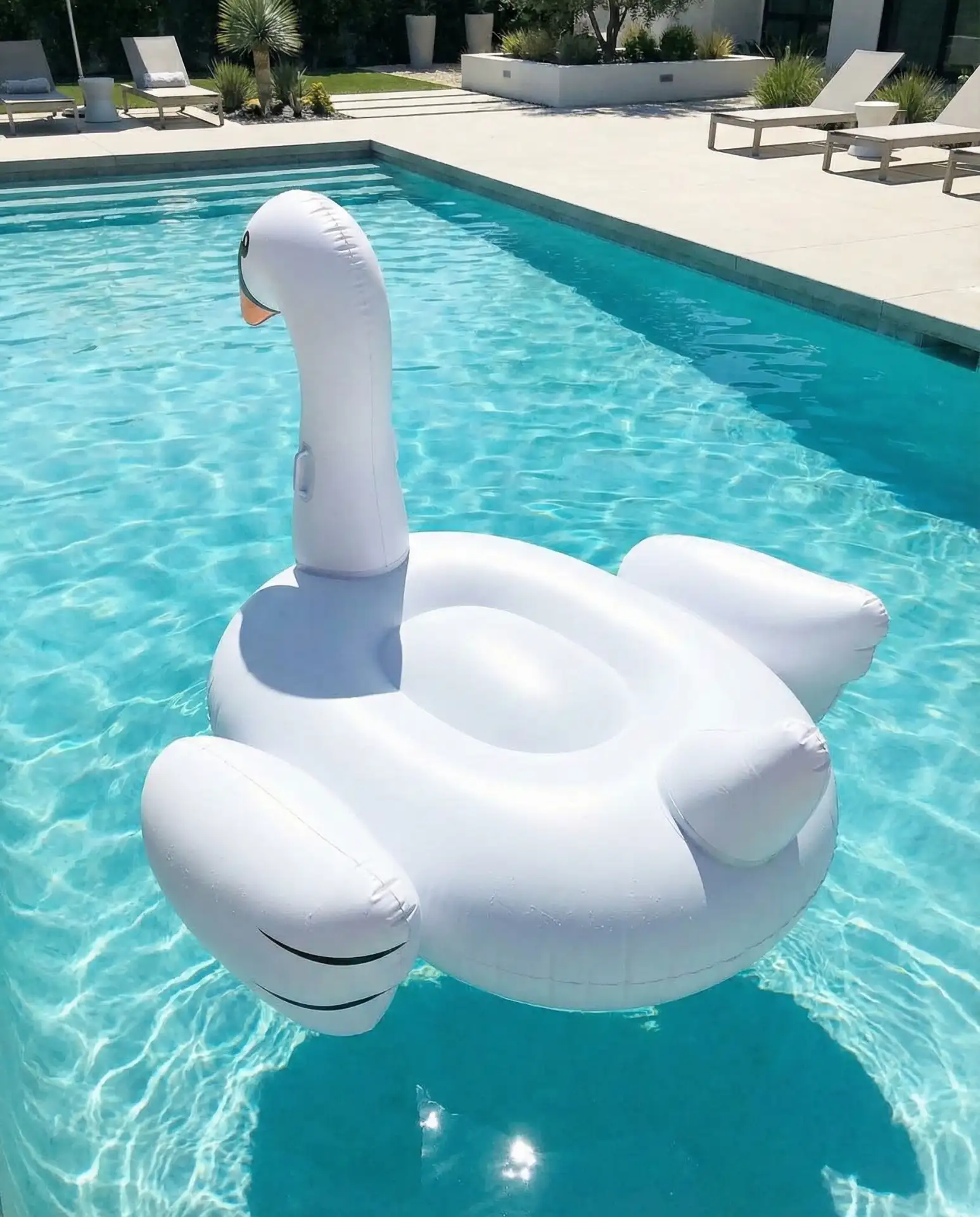 Oversized Inflatable Loungers 1