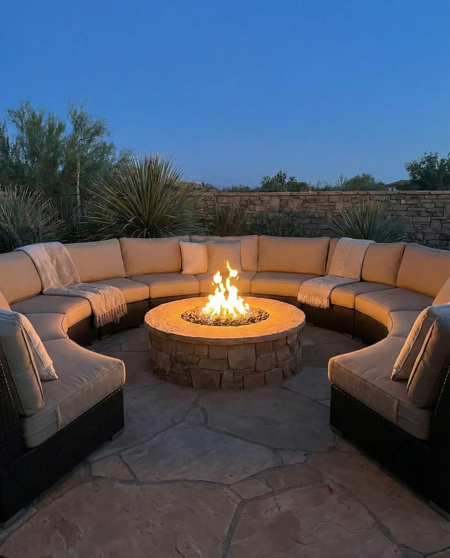 Round Conversation Pit Layout 2