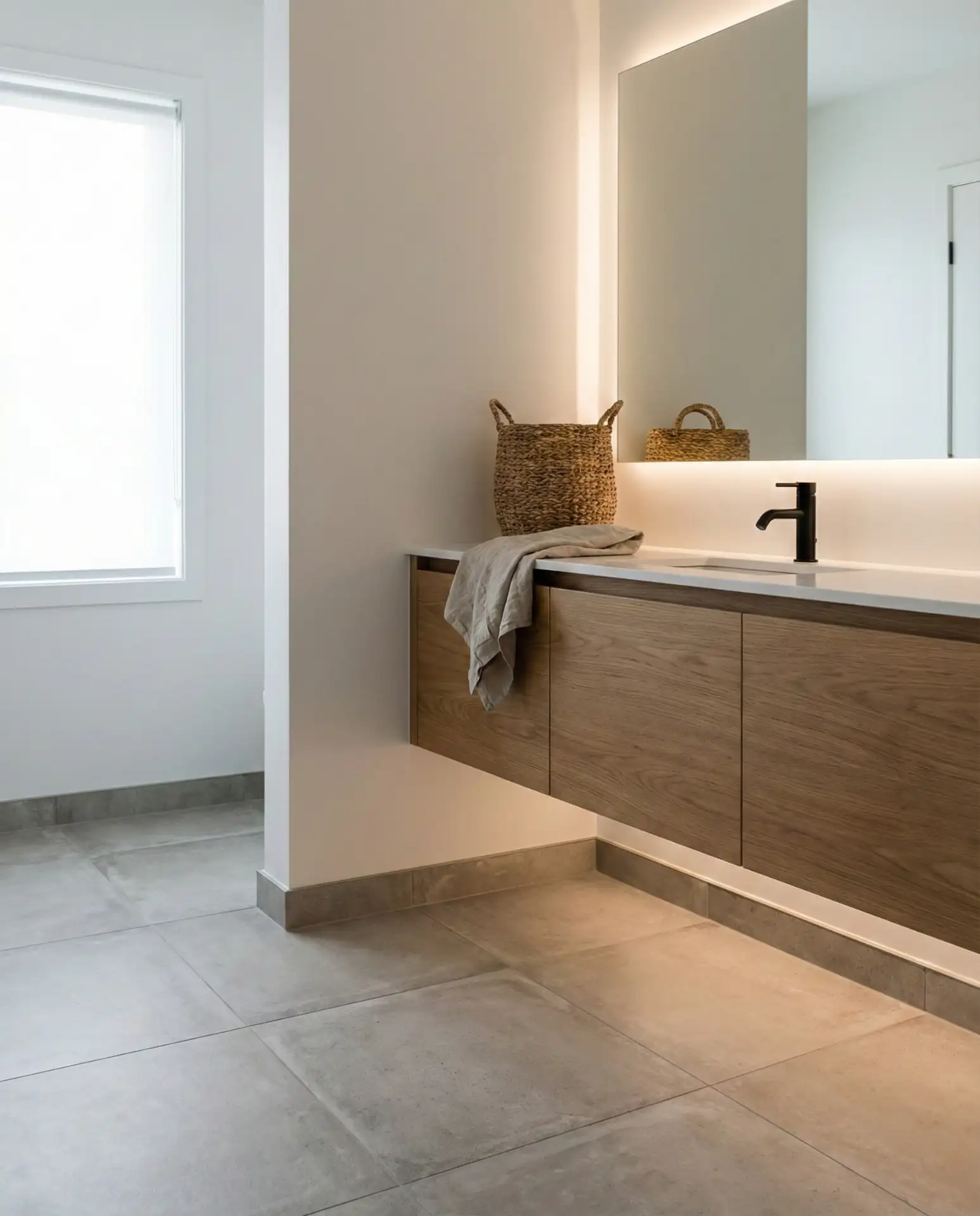 Sleek Concrete-Look Porcelain 1