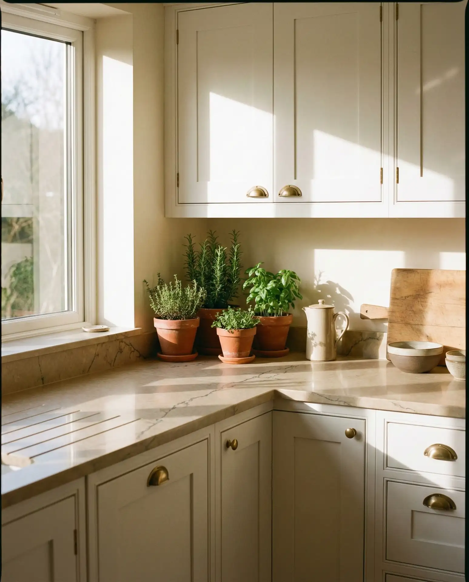 Warm Quartz with Veining Detail 2