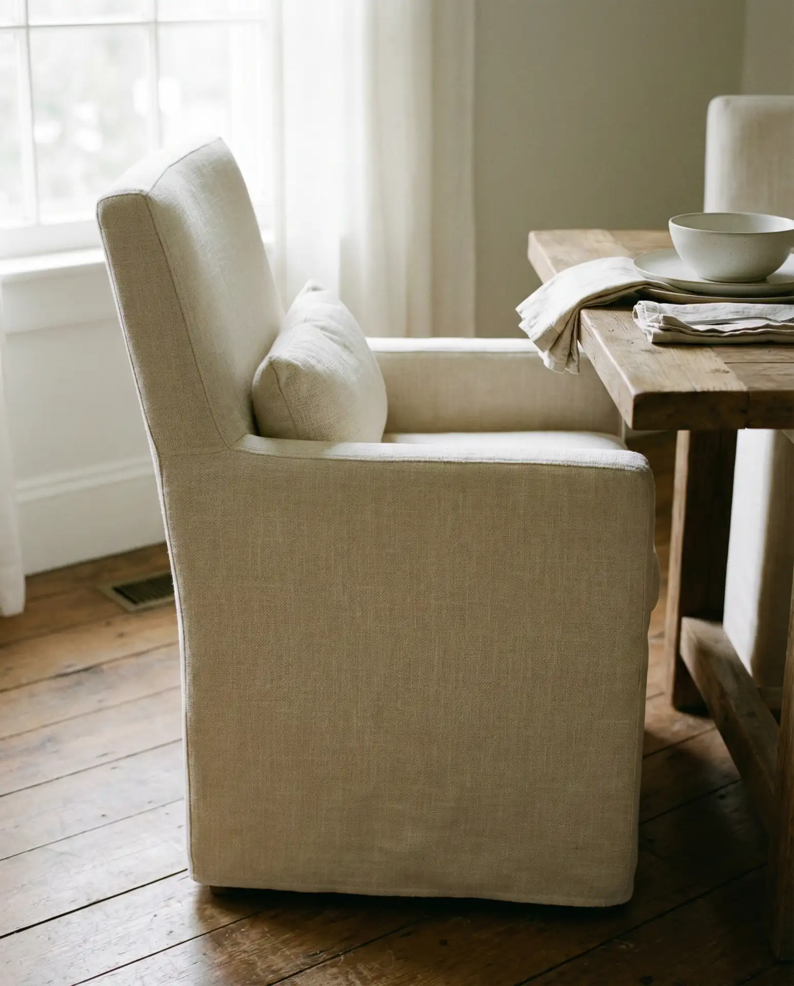 Comfortable Chairs for Long Meals 2