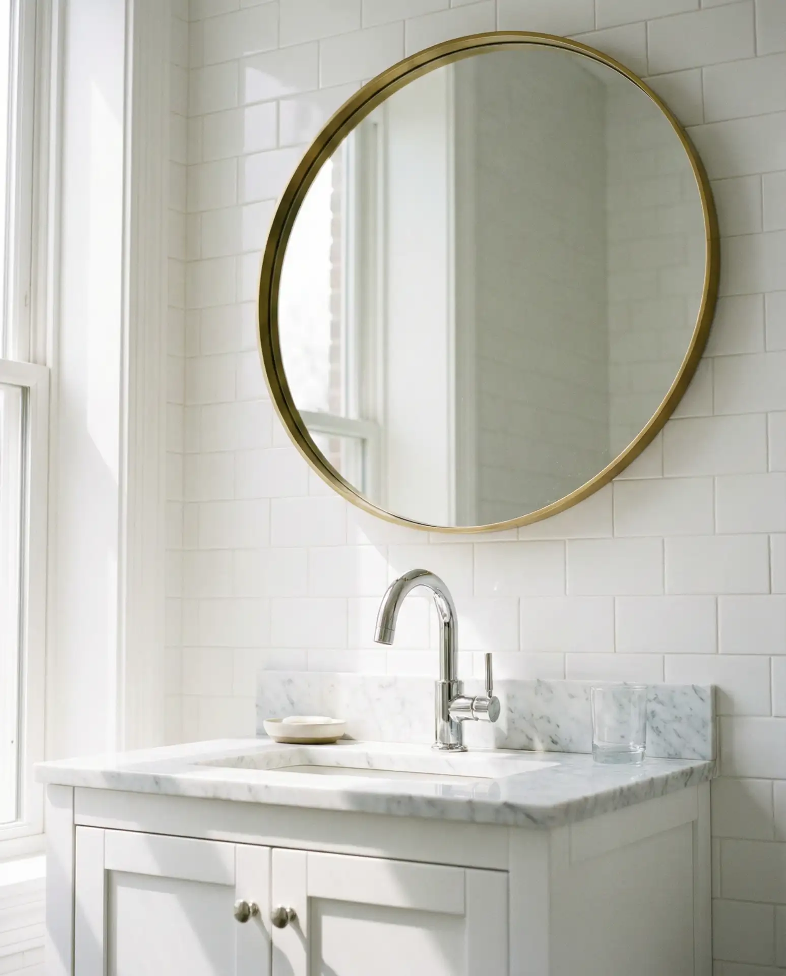 Freestanding Oval Mirror with Brass Frame 1