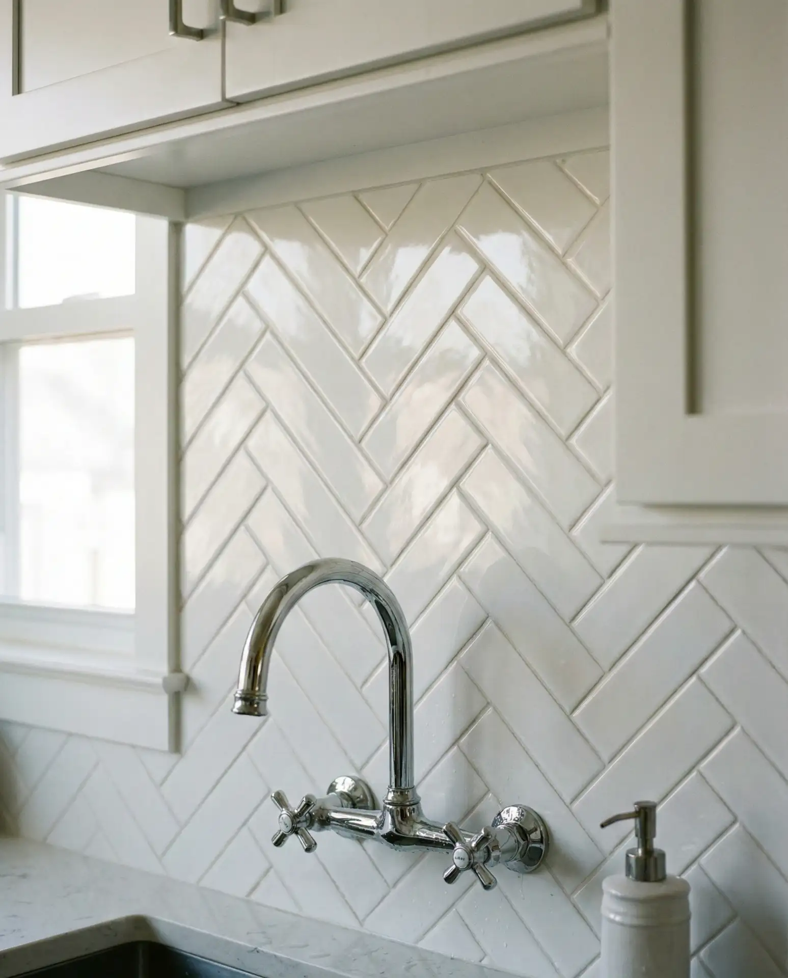 Glossy White Subway Tile for Reflective Shine 1