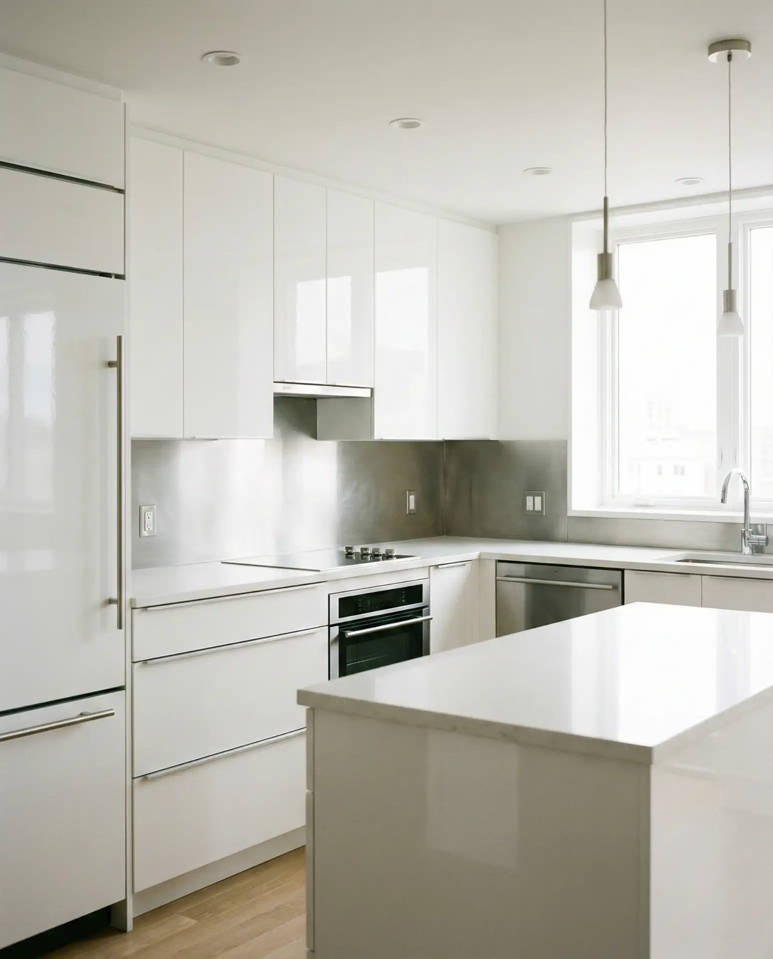 High-Gloss White for a Contemporary Statement 1