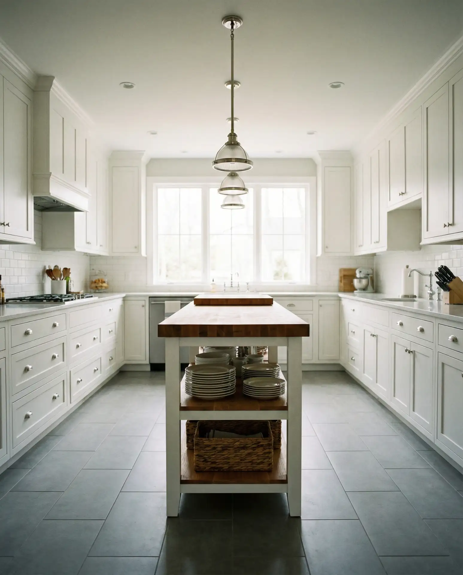 Island-Enhanced Galley for Multi-Cook Households 1