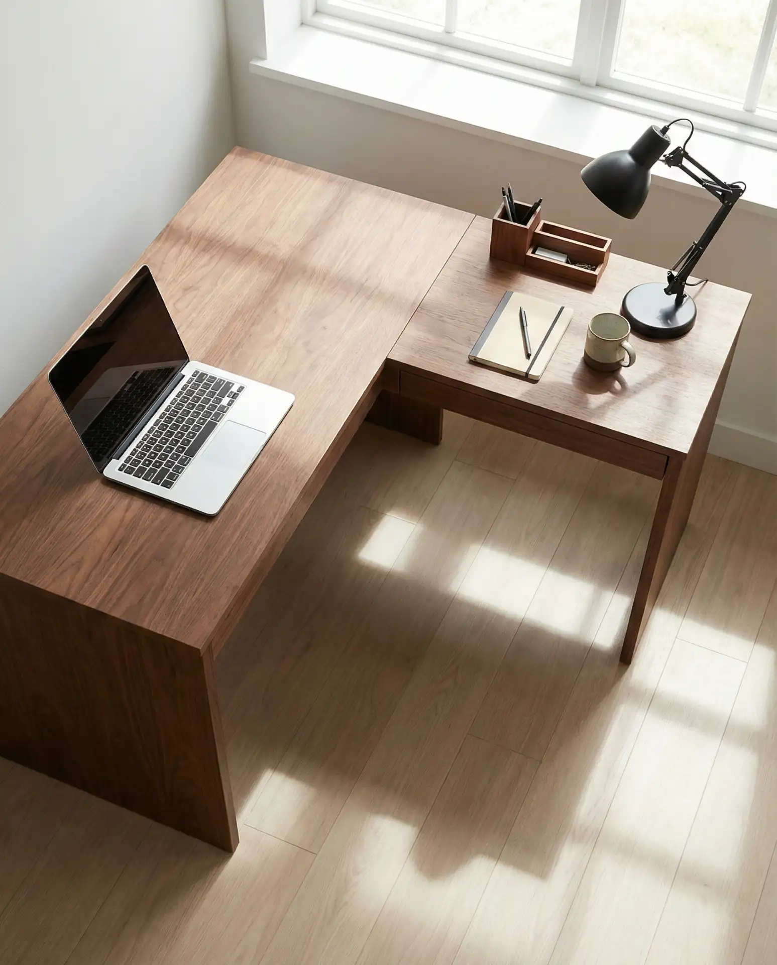 L-Shaped Desk for Maximum Surface Area 1