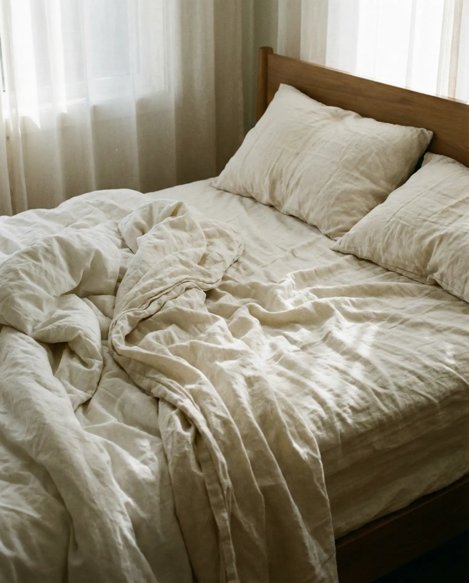 Luxe Bedding in Natural Fibers 1