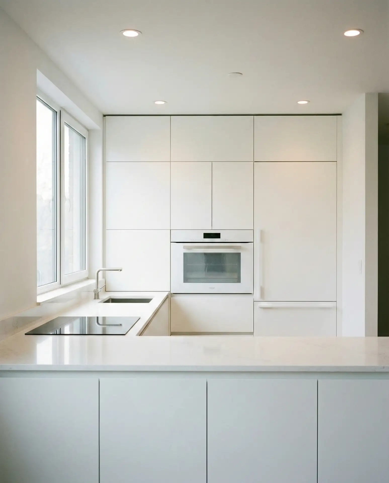 Minimal Handleless Cabinetry for Clean Lines 1