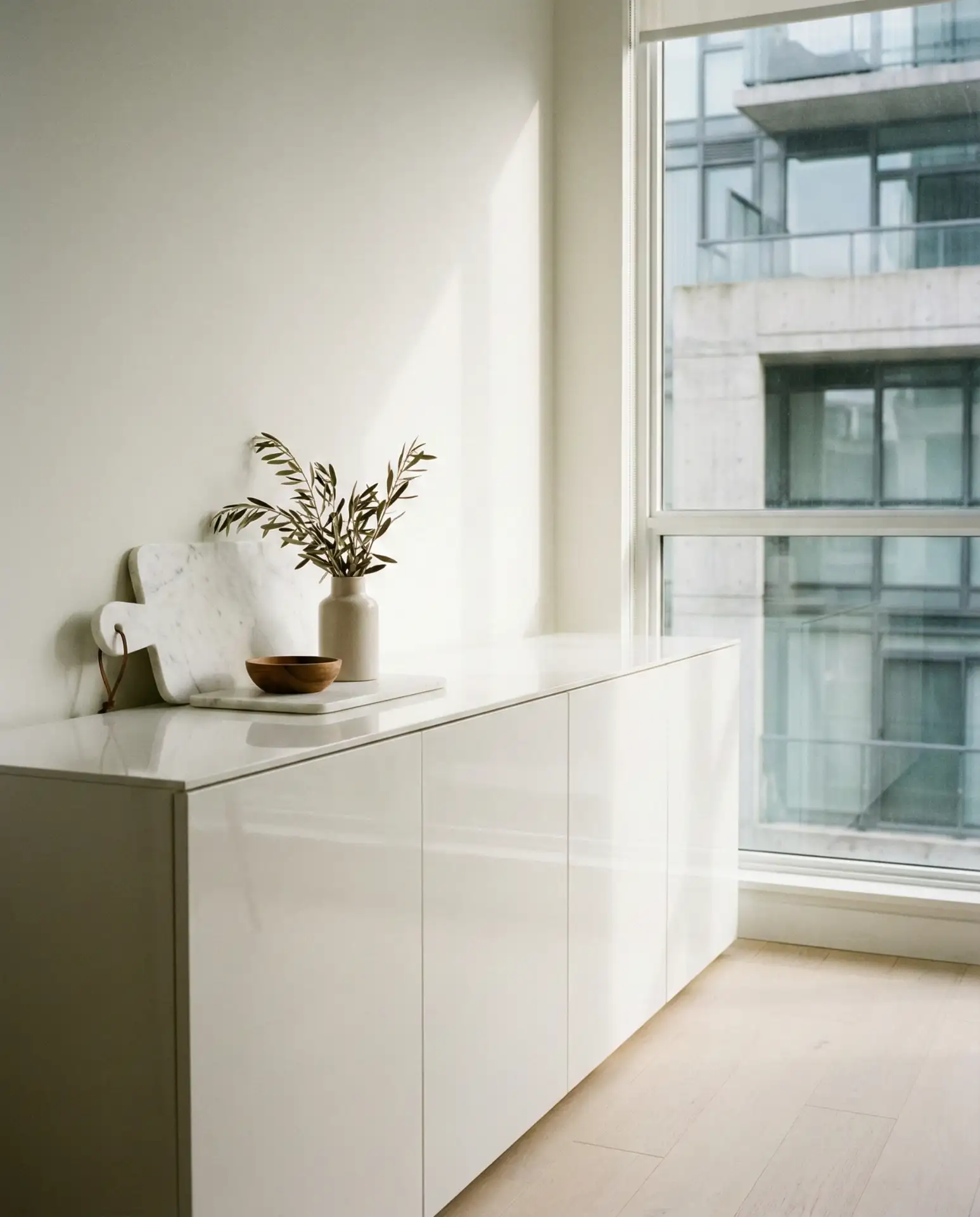 Modern Minimalist White Buffet Console 2