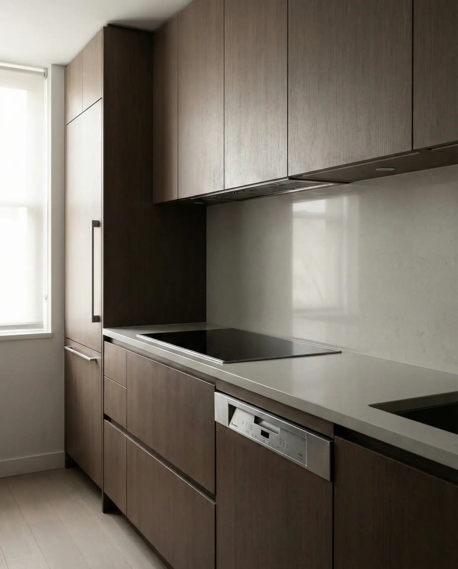 Narrow Galley with Reflective Surfaces 1