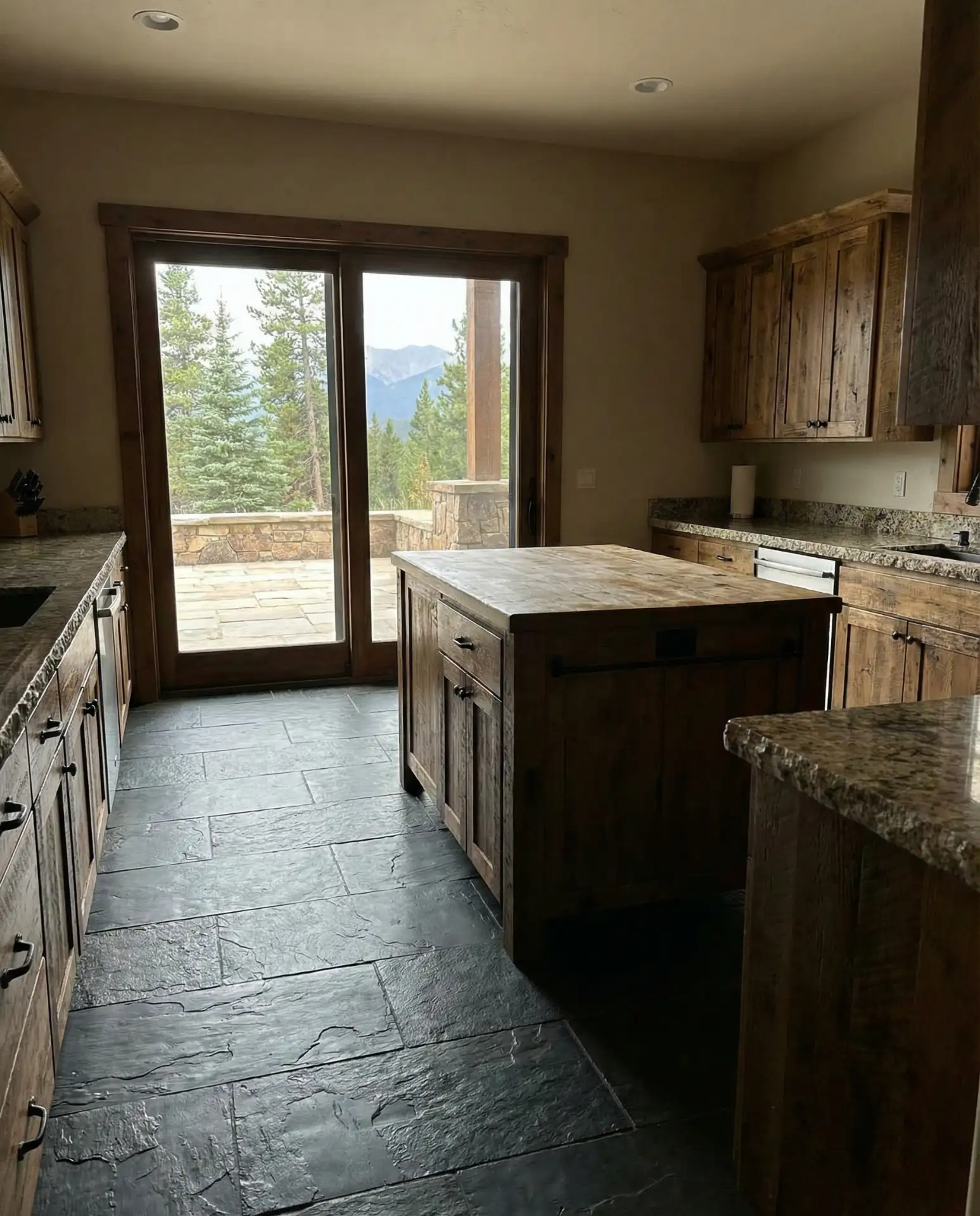 Outdoor-Inspired Slate Tile 2