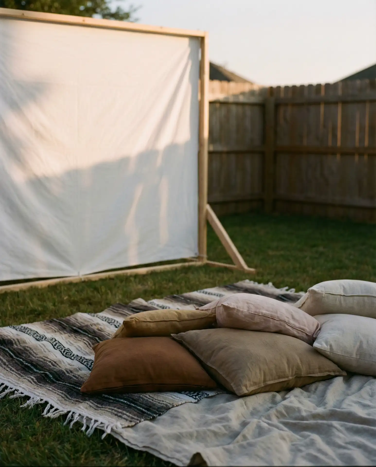 Outdoor Movie Screen with Bedsheet 1