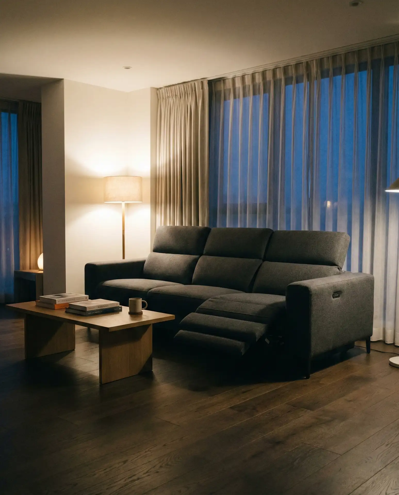 Reclining Comfort Hub 1