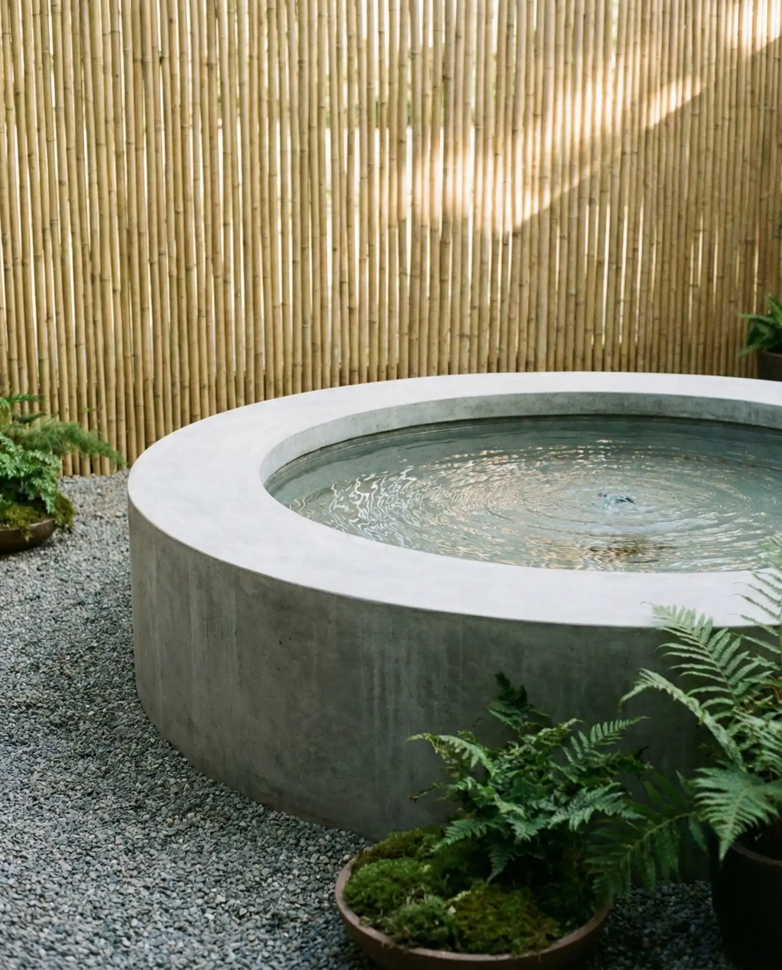 Round Concrete Fountain for Minimalist Gardens 1