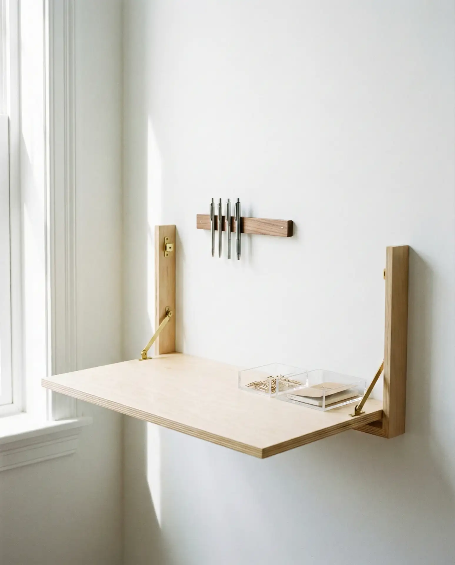 Small Space Floating Desk 1