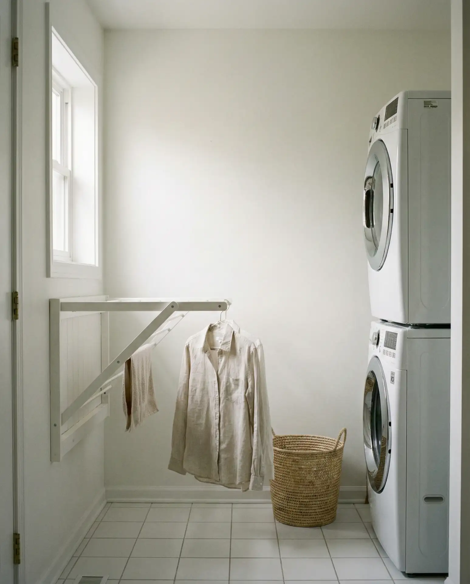 Vertical Drying Rack Wall Mount 1