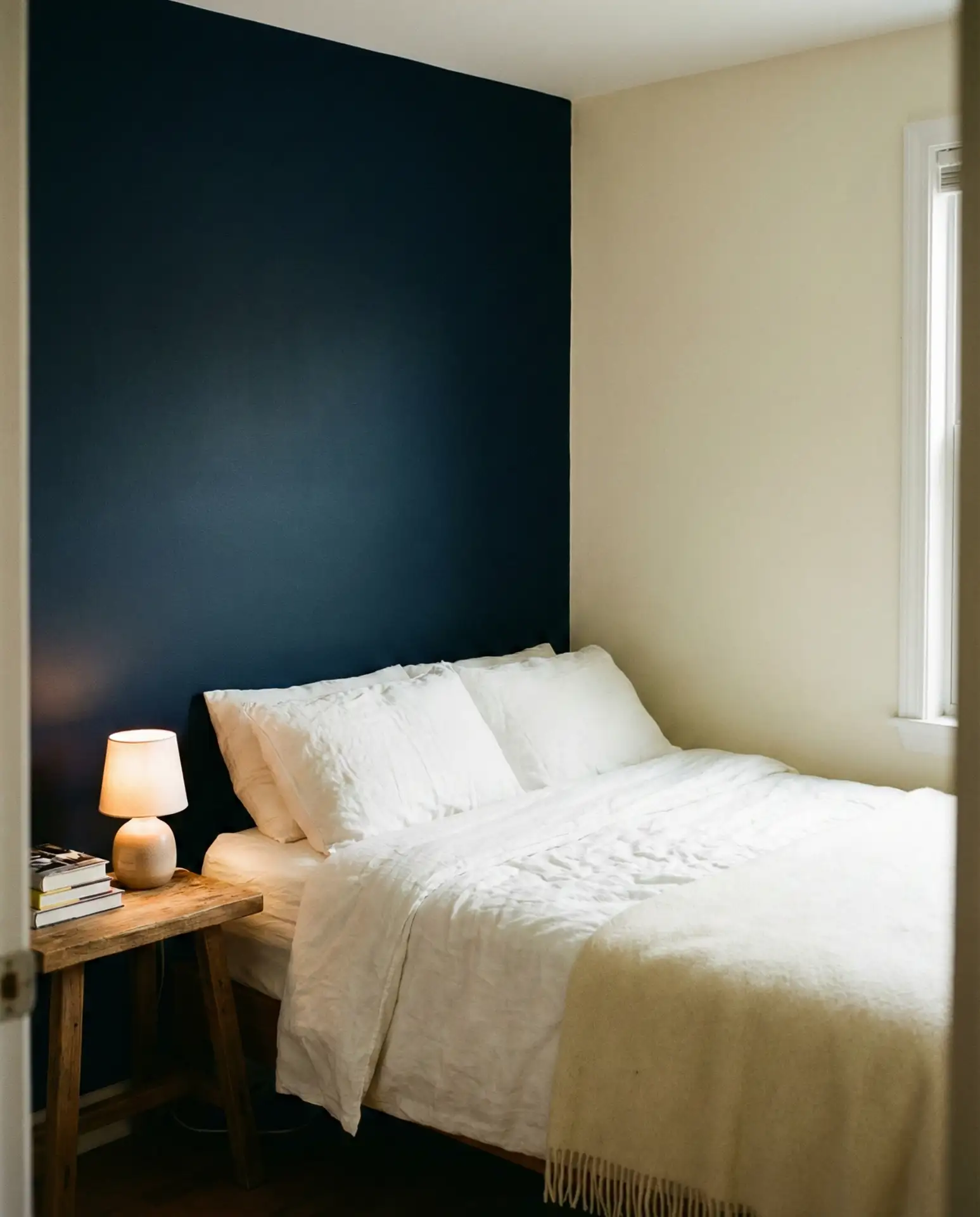 Bold Accent Walls Without Overwhelm 1