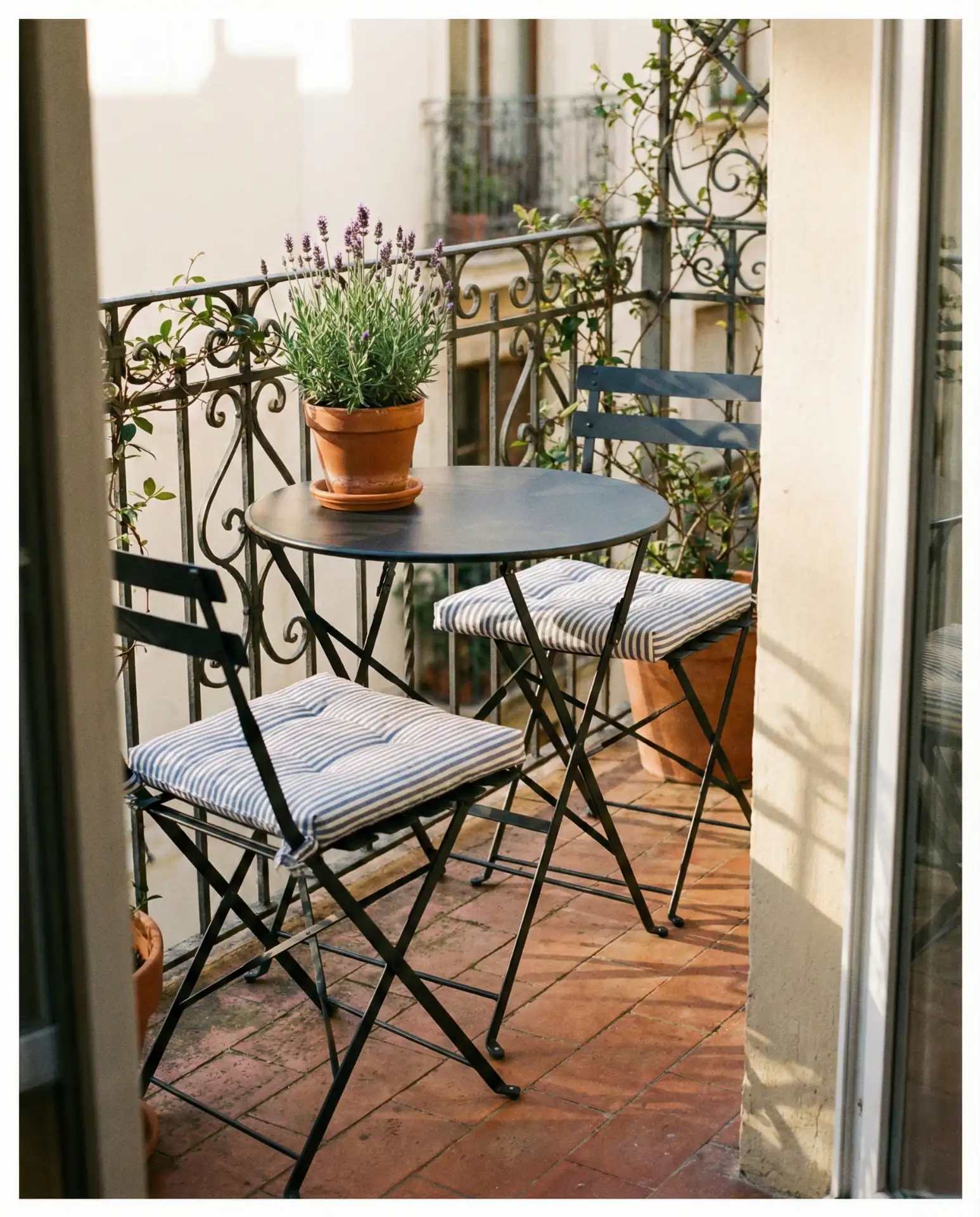 Compact Bistro Set with Foldable Chairs 1
