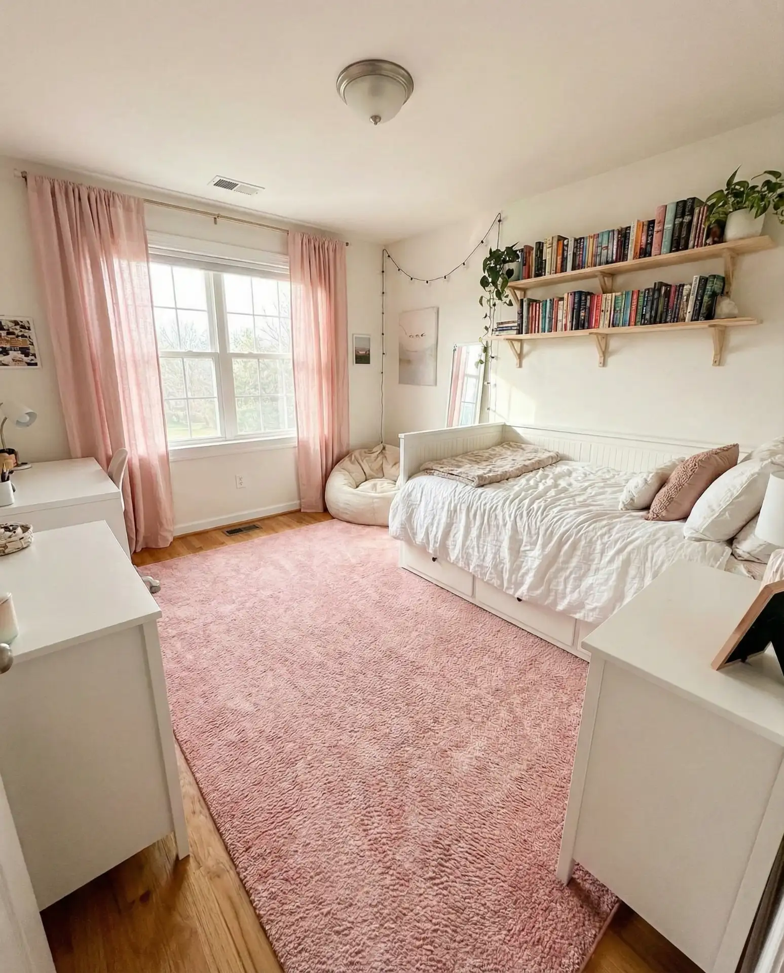 Cute Teen Bedroom with Pink Accents 1