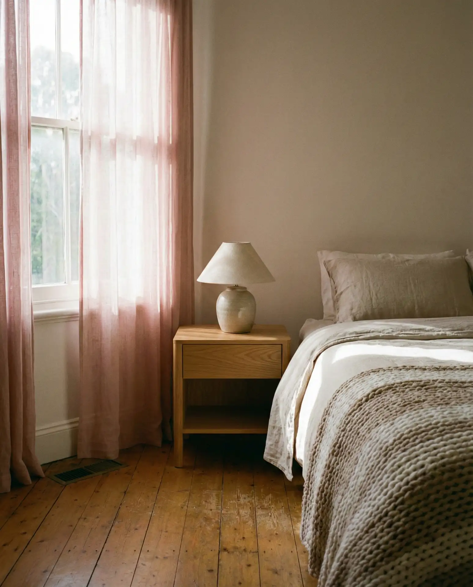 Inspo for Pink and Brass Bathroom 1