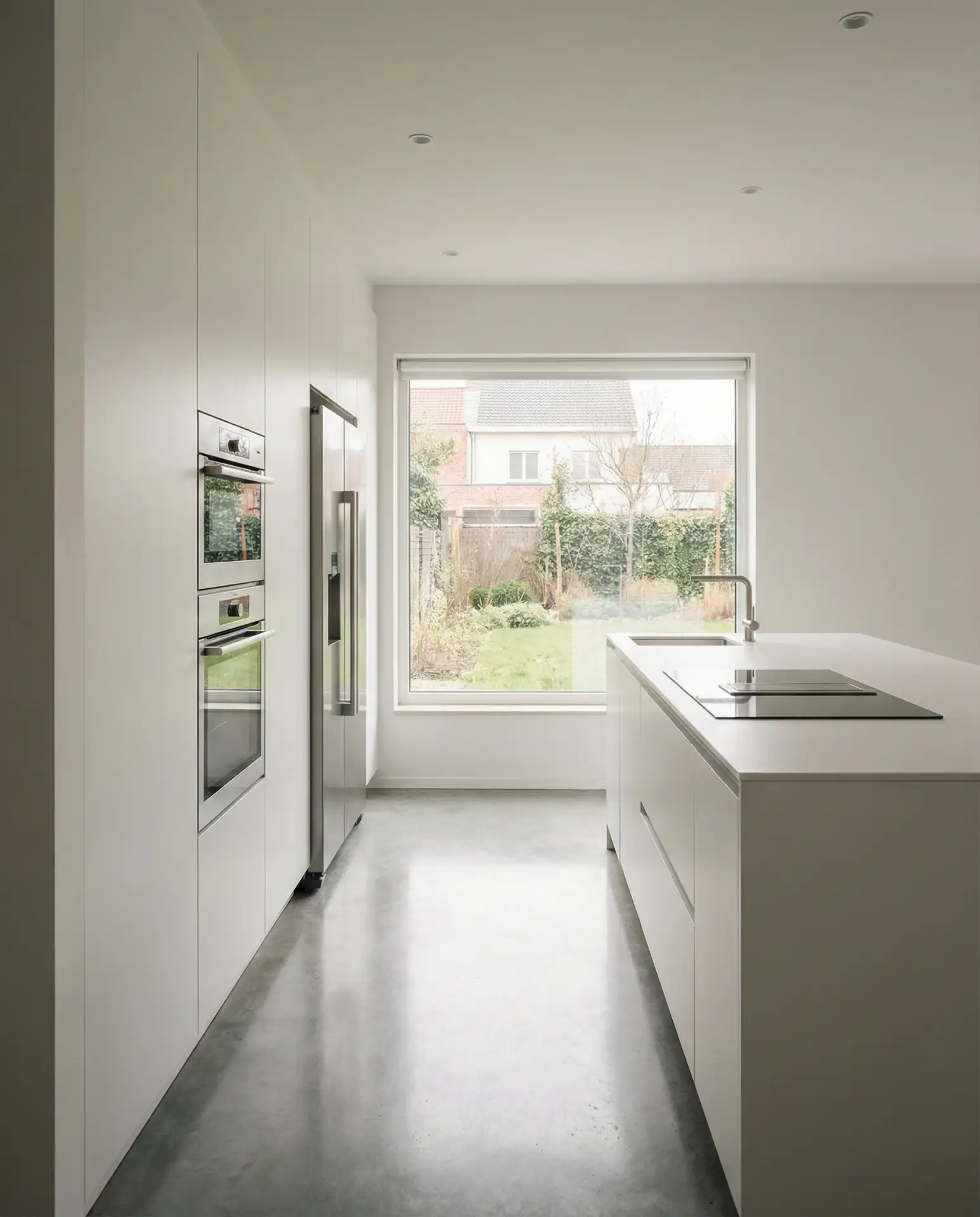 Sleek Modern Kitchen with Handleless Cabinets 2
