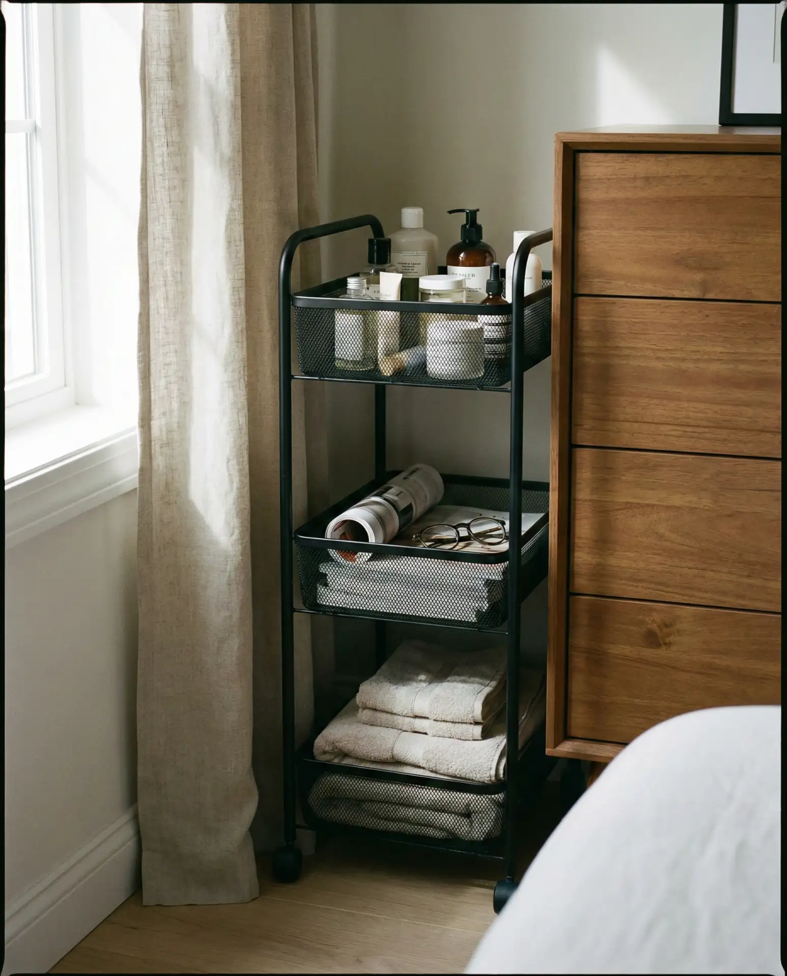 Slim Rolling Carts for Narrow Gaps 1