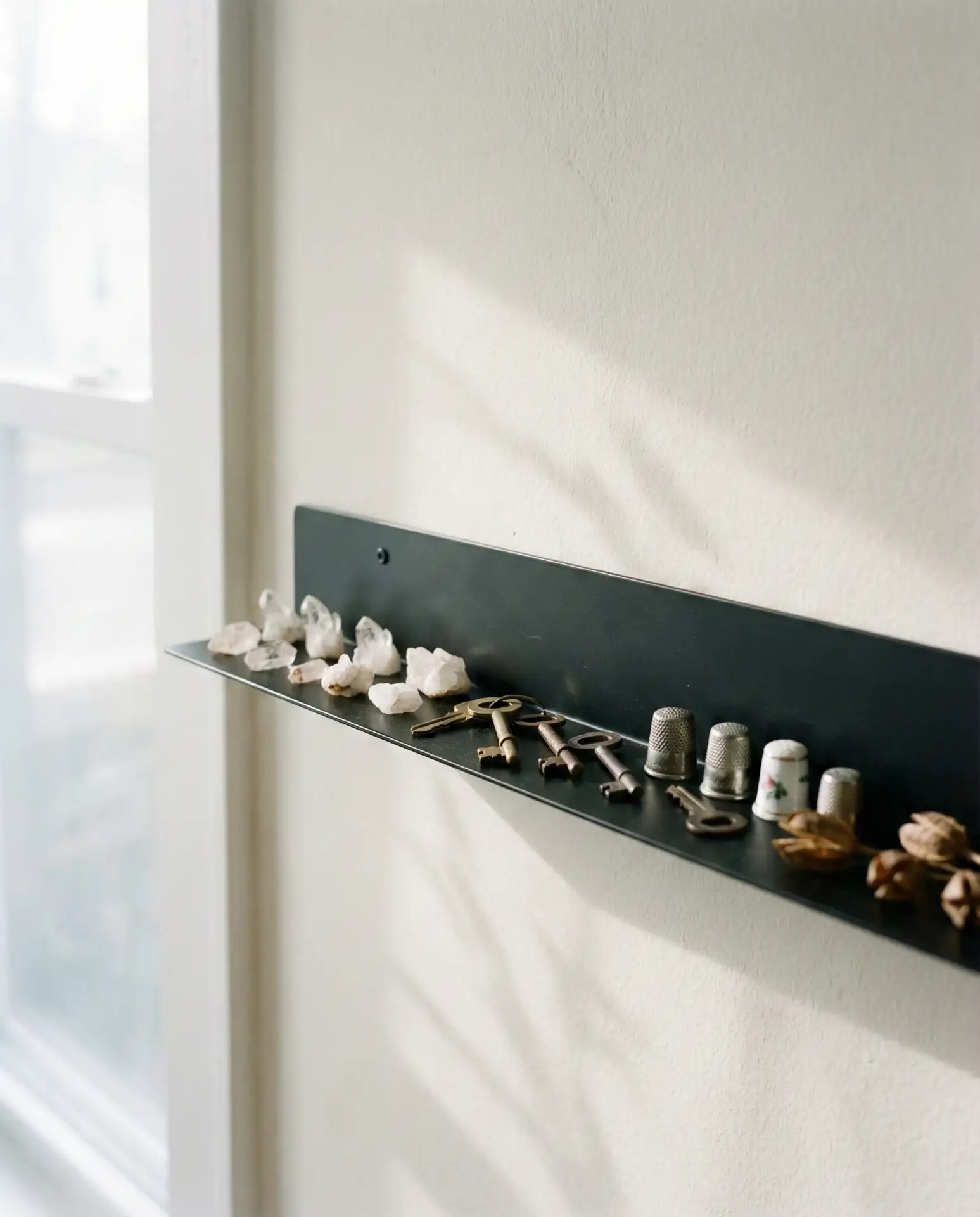 Slim Vertical Shelves for Small Objects 2