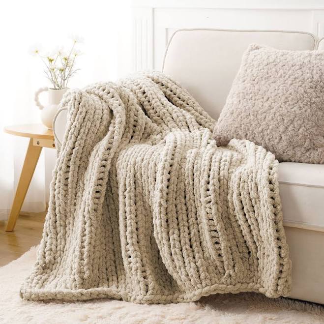 Battilo Home Chunky Knit Throw Blanket