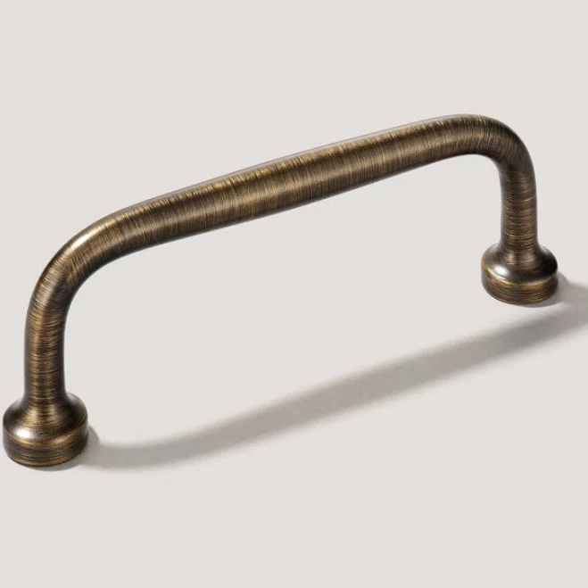 Plank Hardware Grayson Traditional Cabinet Pull