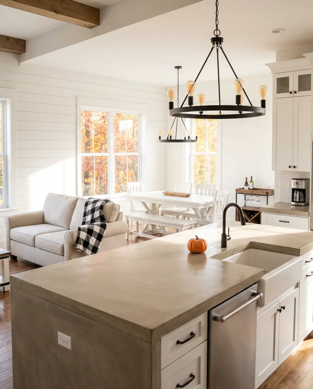 Farmhouse Open Plan with Rustic Charm