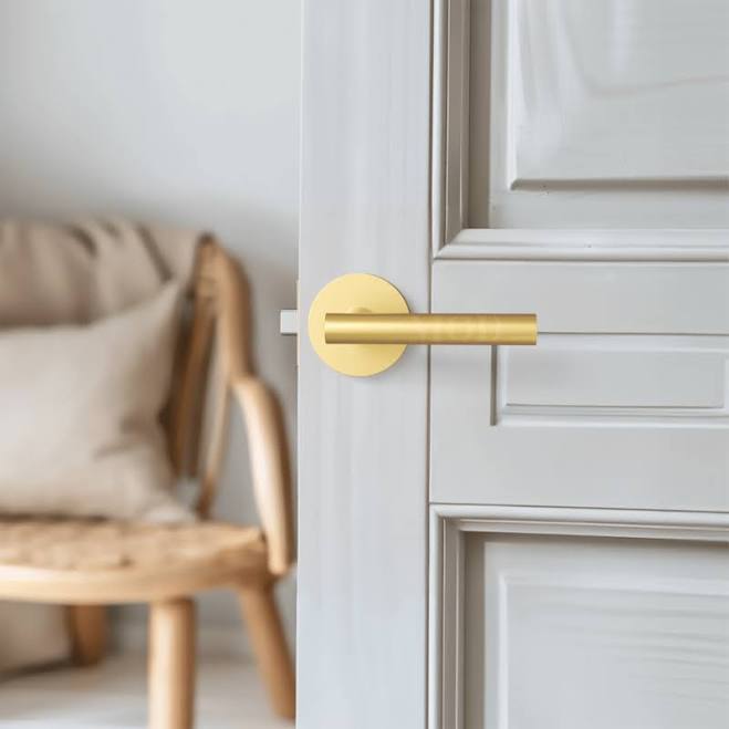 Mod Lighting Hendrix Modern Door Handle