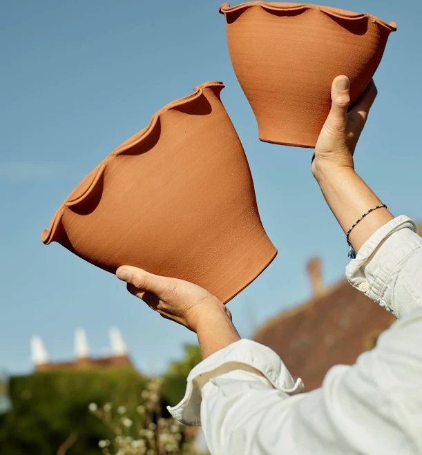 Rowen & Wren Eden Wall-Mounted Terracotta Pot