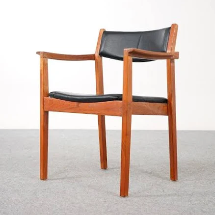 Teak Mid-Century Arm Chair - (320-088.1)