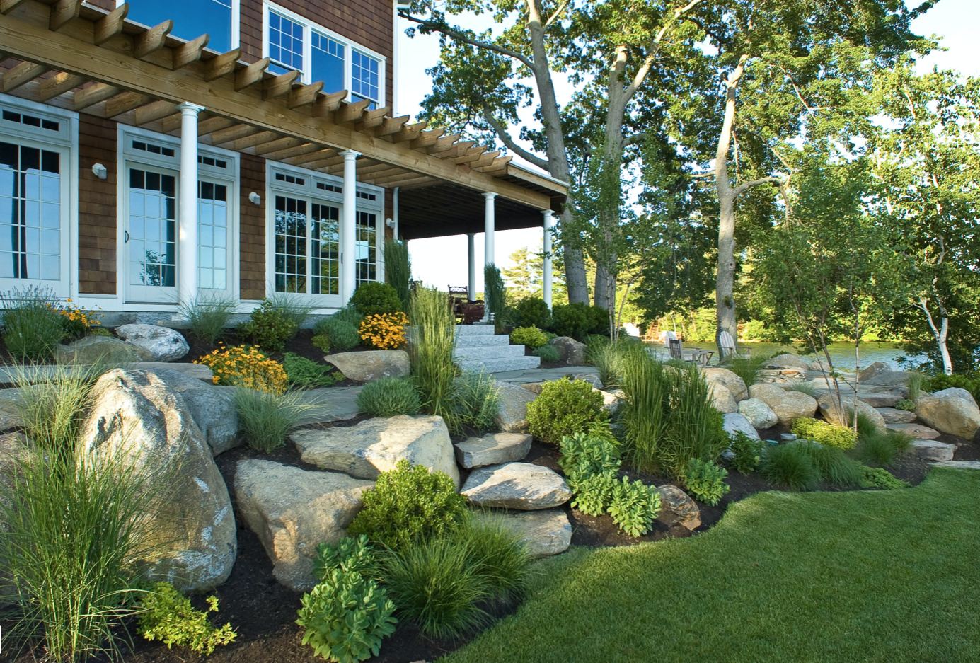 10 Stunning River Rock Front Yard Landscaping Ideas for 2026 (Low Maintenance)