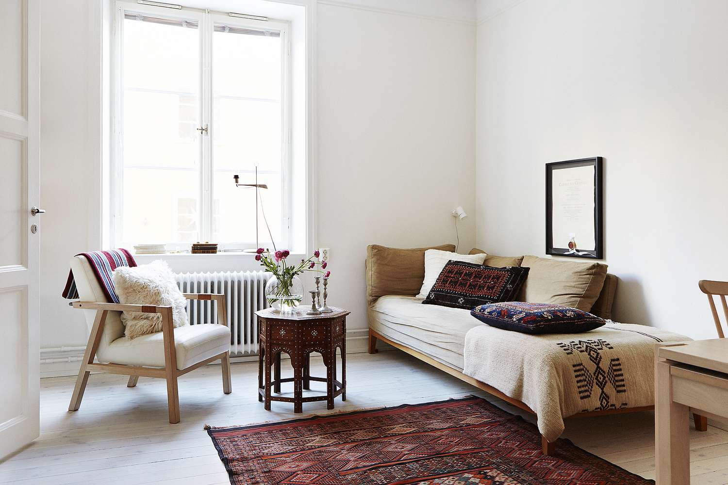 17 Small Living Room Layouts That Will Maximize Your Social Space