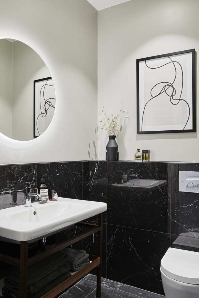 18 Half-wall Tile Bathroom Ideas for an expressive effect - COCO LAPINE DESIGNCOCO LAPINE DESIGN