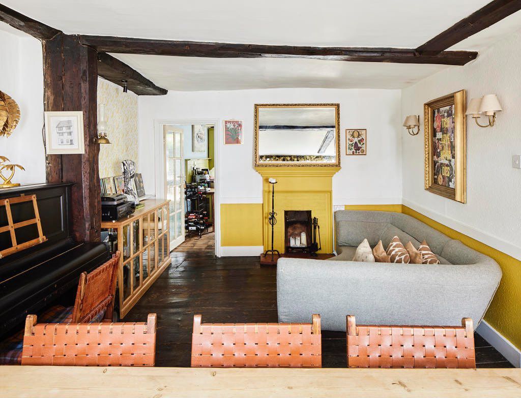 20 Yellow Living Room Ideas to Brighten Up Your Space