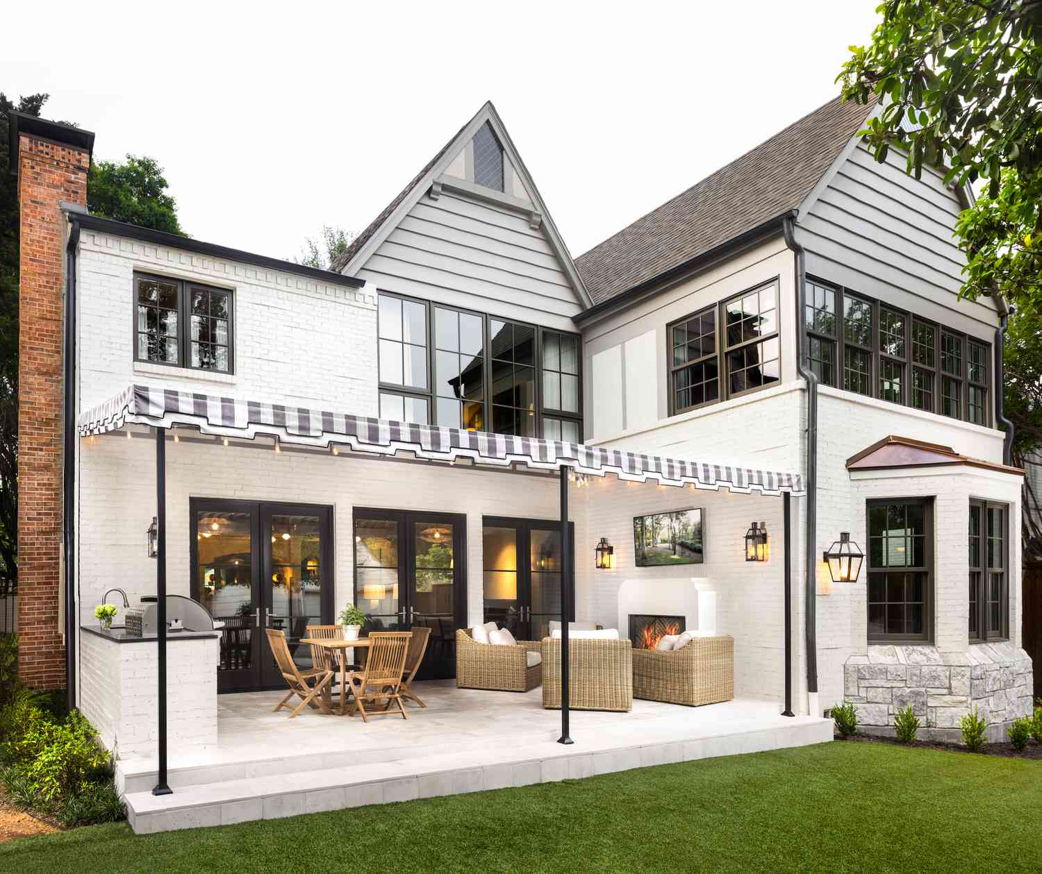 21 Backyard Shade Ideas, From Pergolas to Decorative Foliage