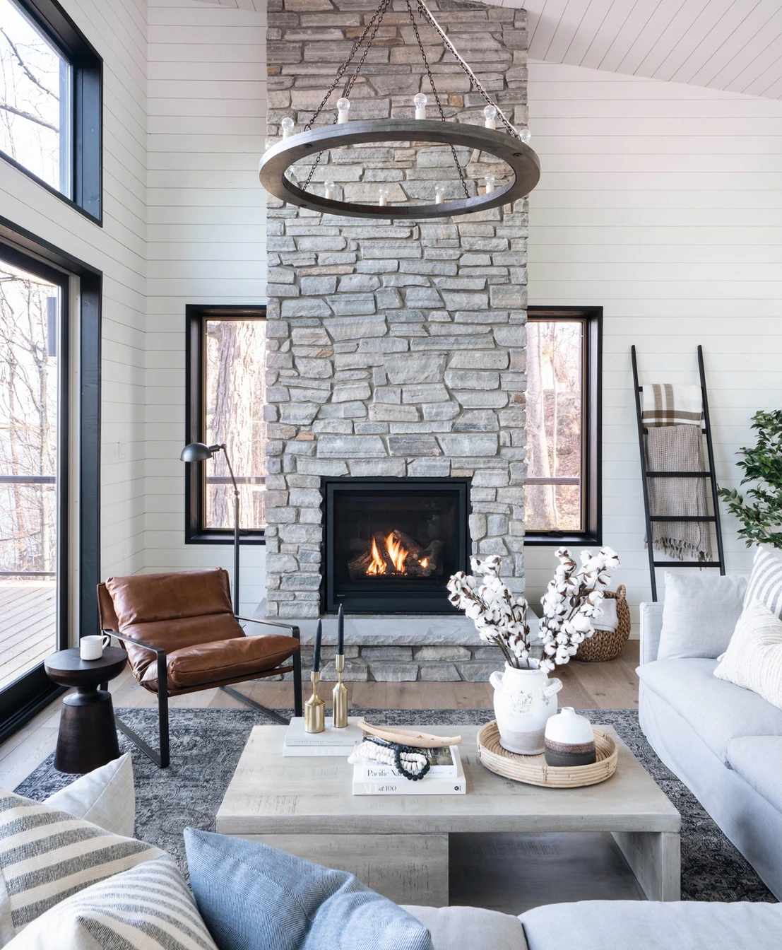 22 Living Room Ceiling Lighting Ideas to Illuminate Your Space