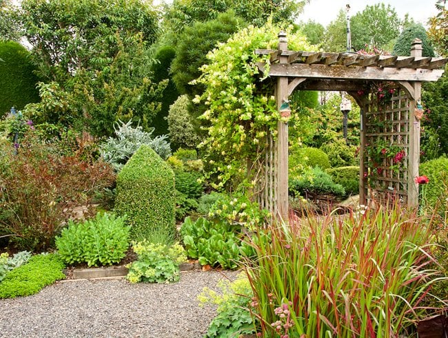 24 Flower & Garden Bed Ideas for Year-Round Color & Texture | Garden Design