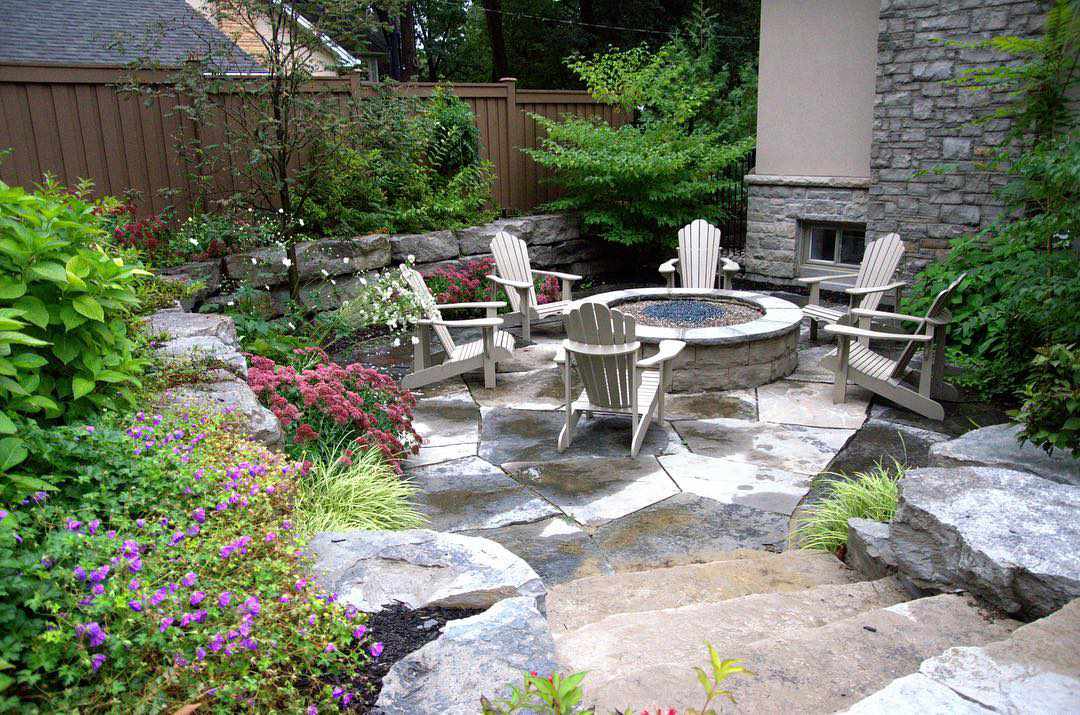 25 Backyard Fire Pit Landscaping Ideas for All Backyards and Budgets