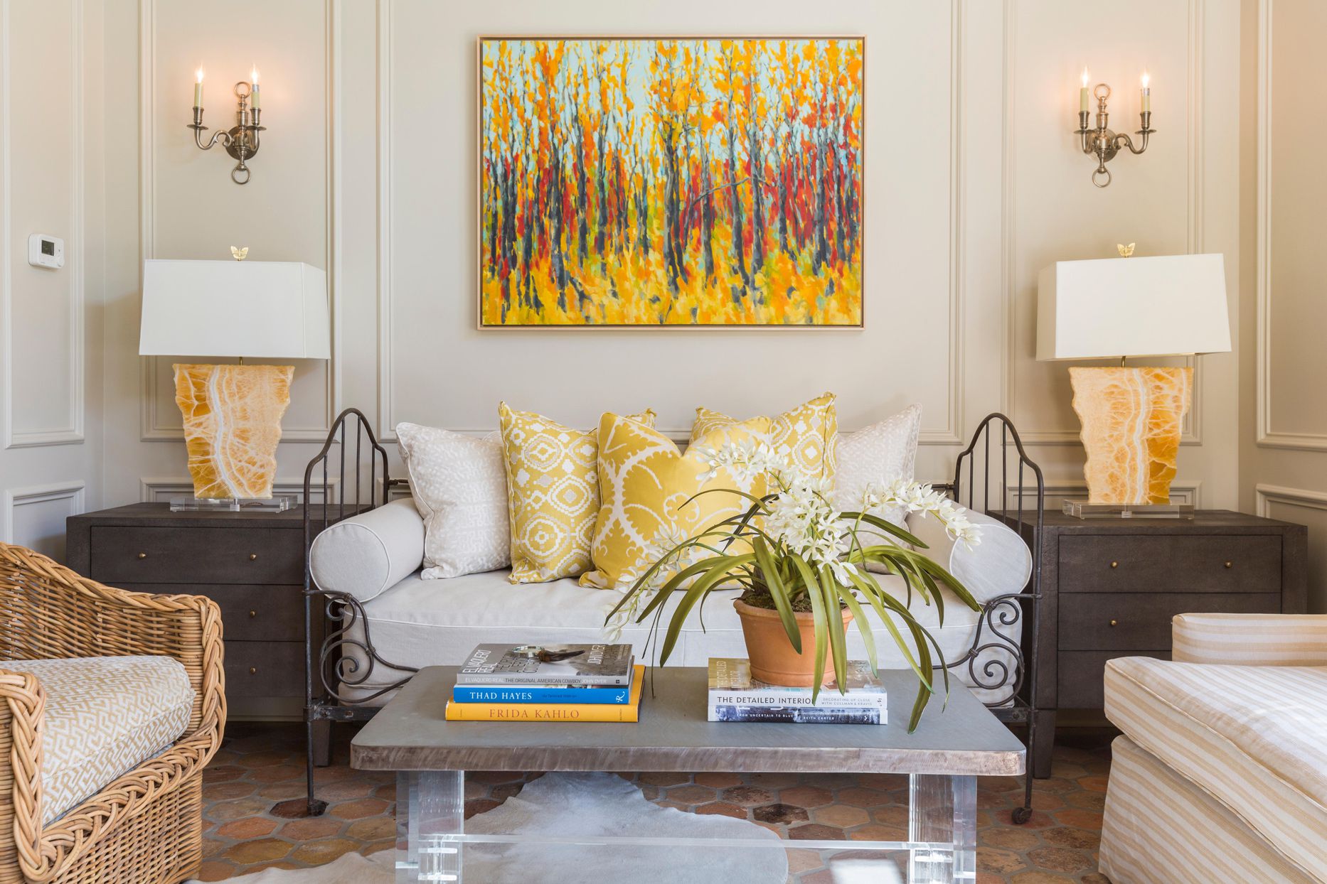 25 Cheery Ways to Decorate with Yellow Accessories and Furniture