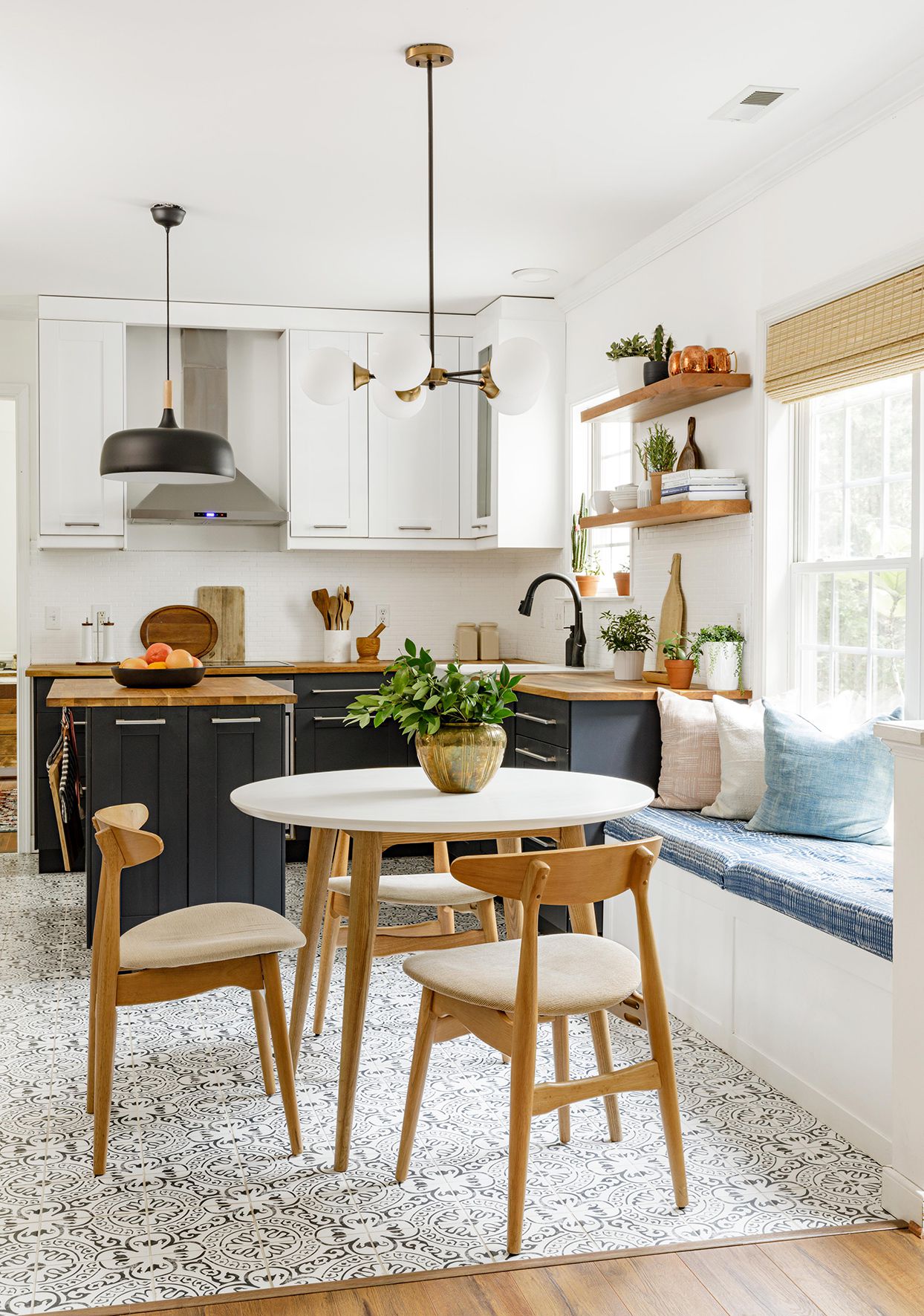 25 Eat-In Kitchen Ideas for Casual Family Dining
