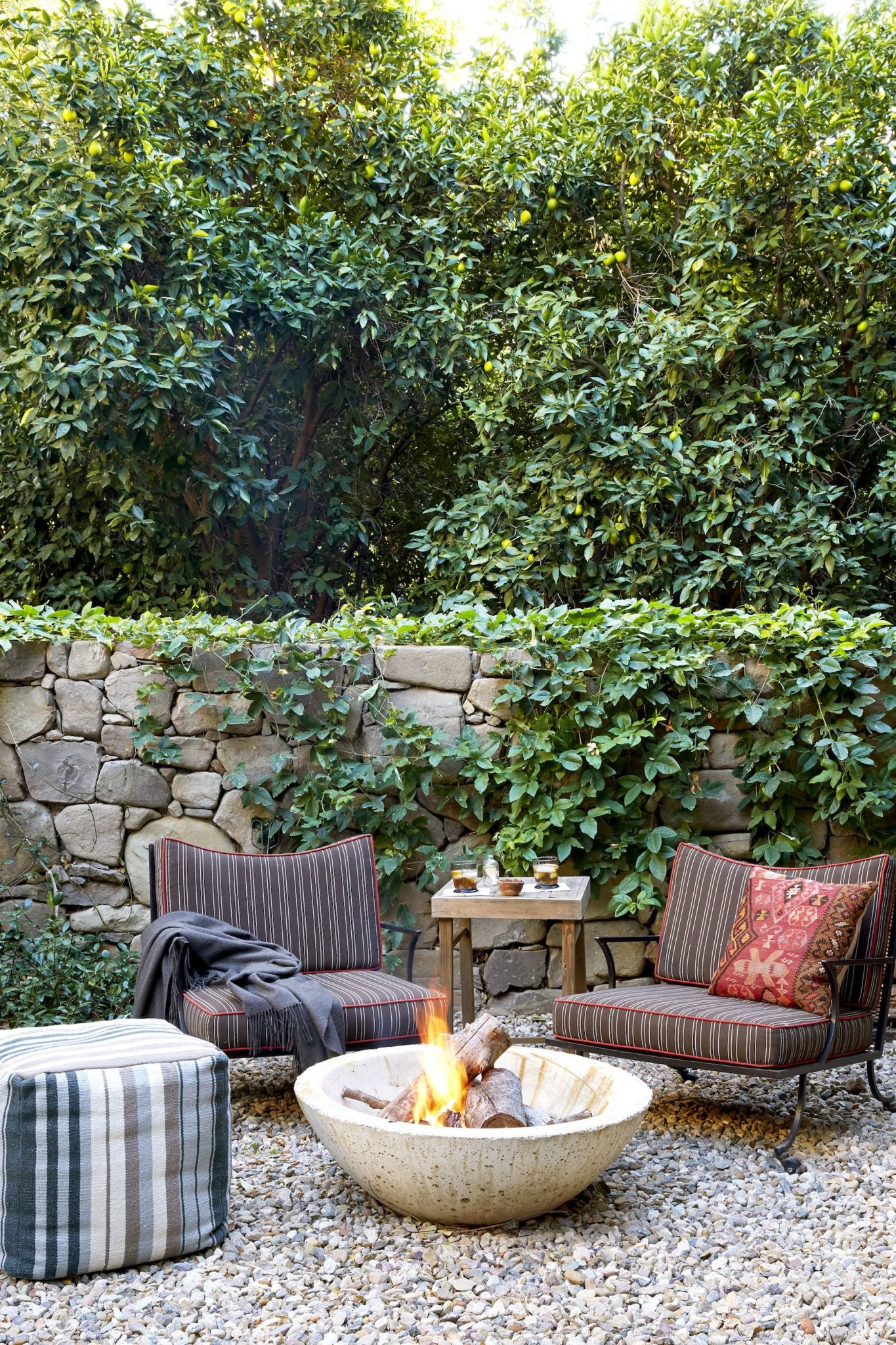 25 Elevated Backyard Fire Pit Ideas